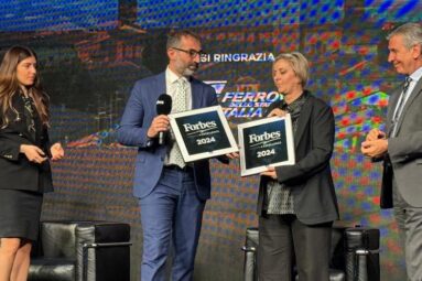 Dino Paoli riceve il premio Forbes Italian Excellence